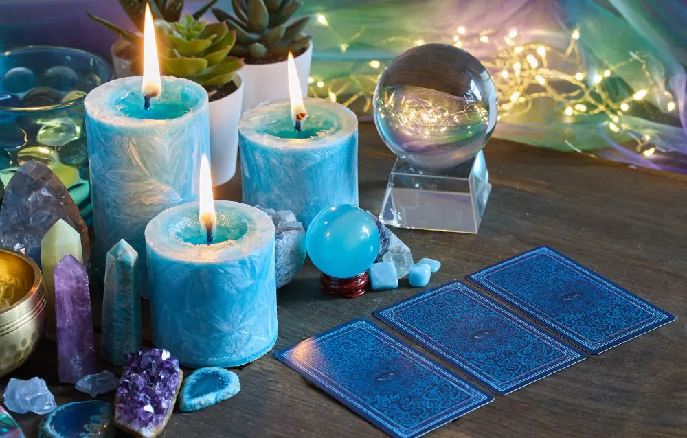 How to Read Tarot Cards for Beginners: A Step-by-Step Guide 5 Tarot reading setup with candles and crystals for beginners